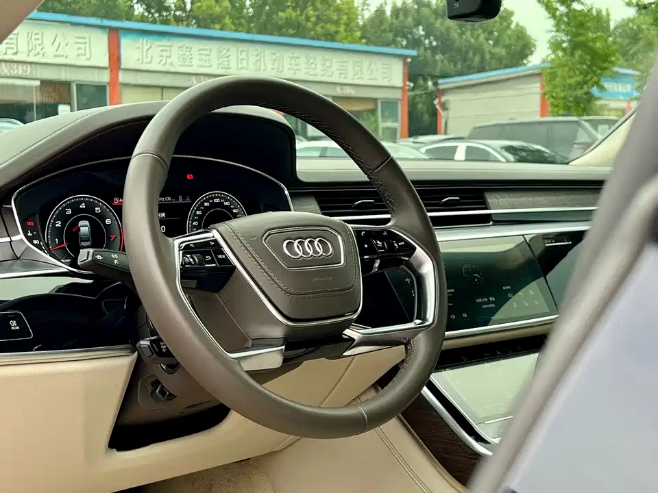 Audi A8