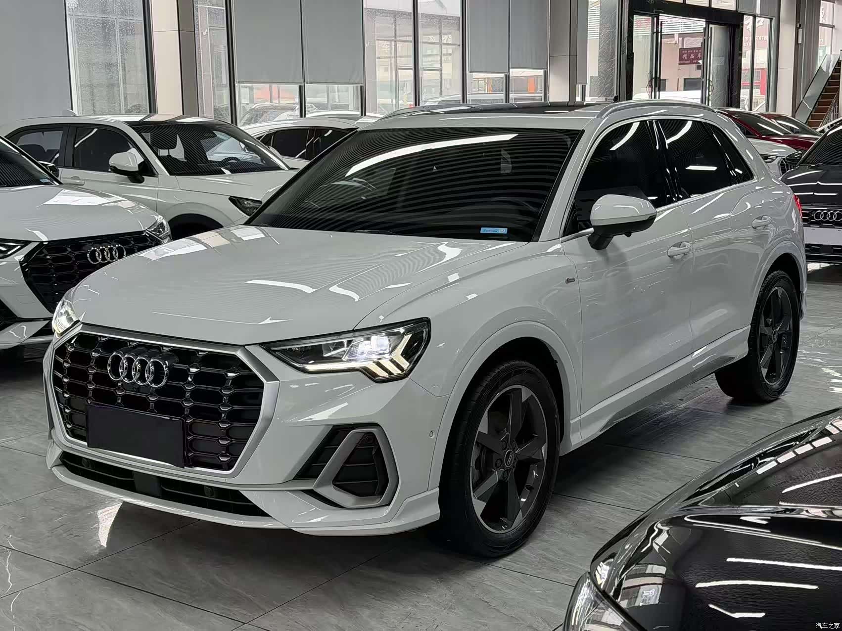 Audi Q3, 2022 1