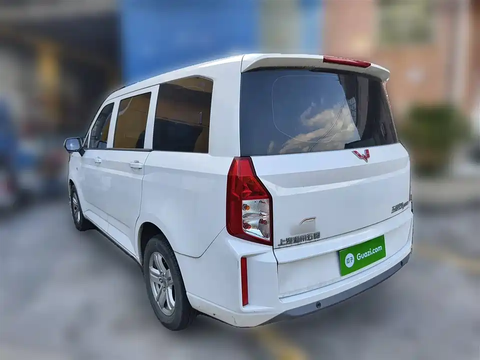 Wuling Wuling Hongguang PLUS
