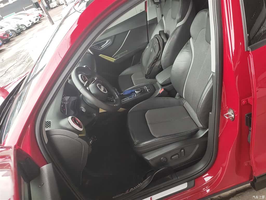 Audi Q2L, 2019 10