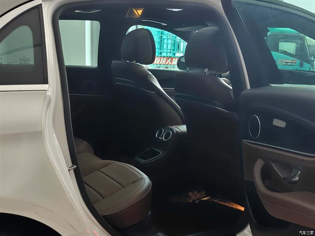 Mercedes-Benz E-Class, 2022 12