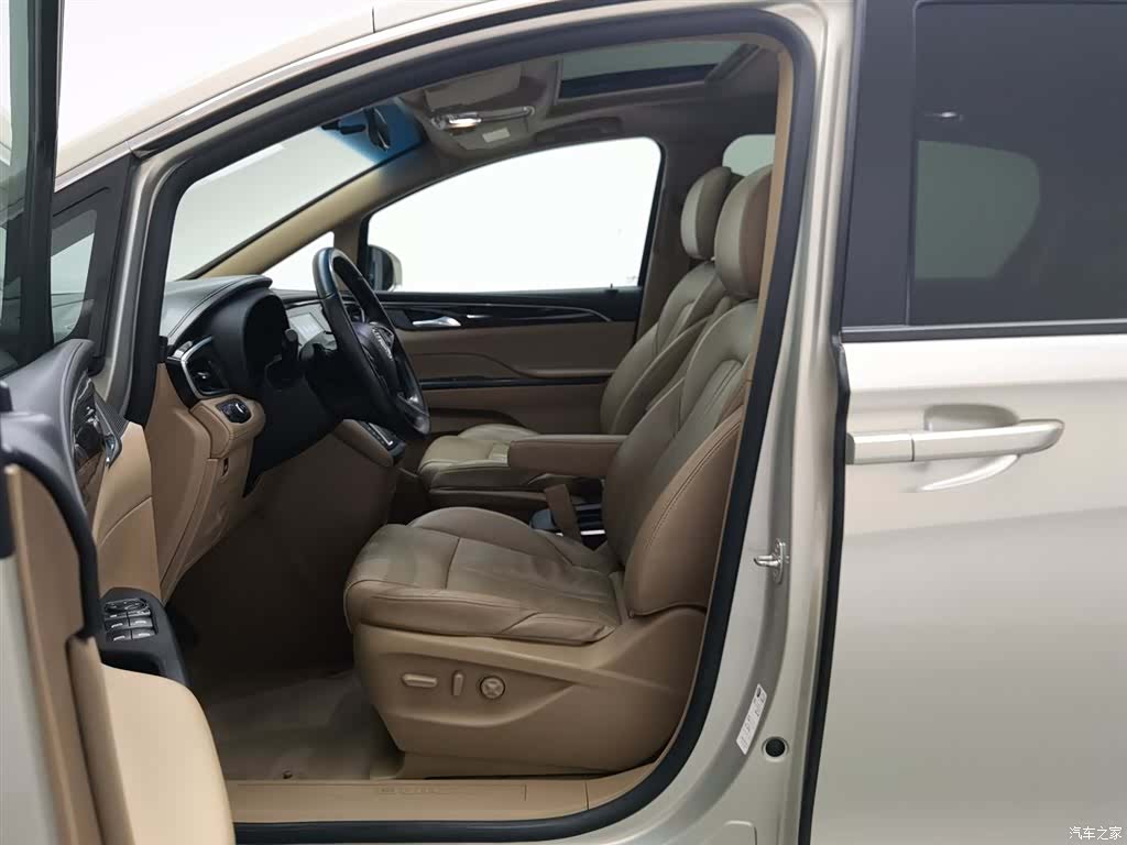 Buick GL8, 2017 10
