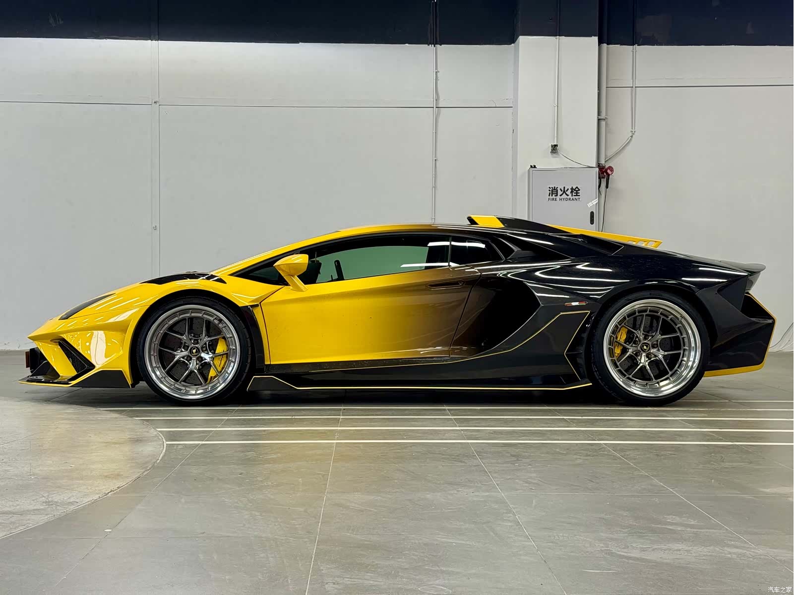 Lamborghini Aventador, 2014 12