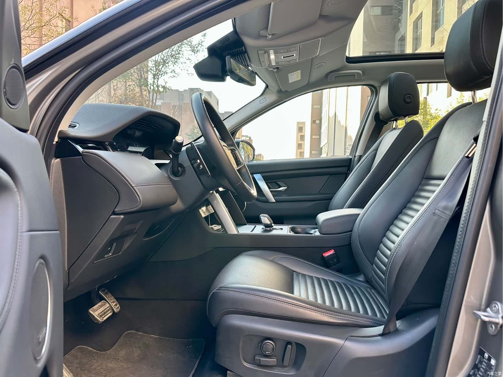 Land Rover Discovery, 2024 4