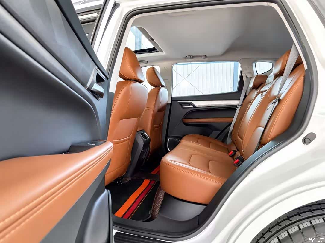 Geely X6, 2022 15