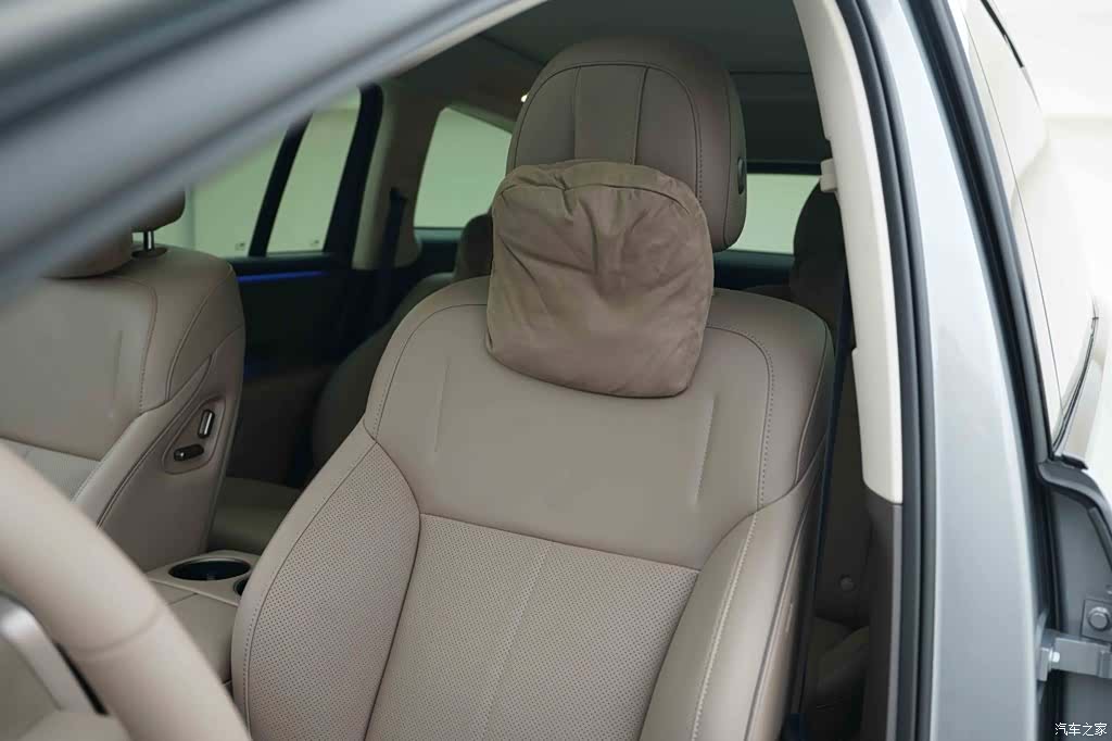 Li Auto i8, 2026 13