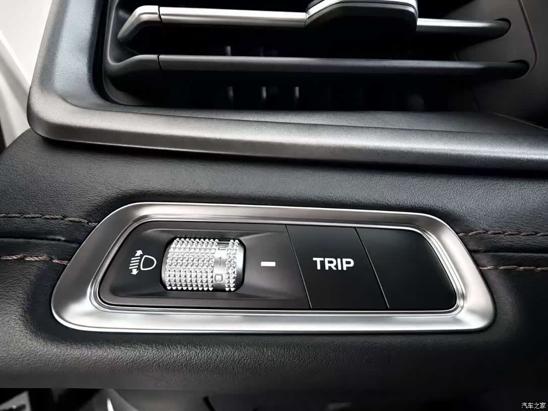 Geely X6, 2022 14