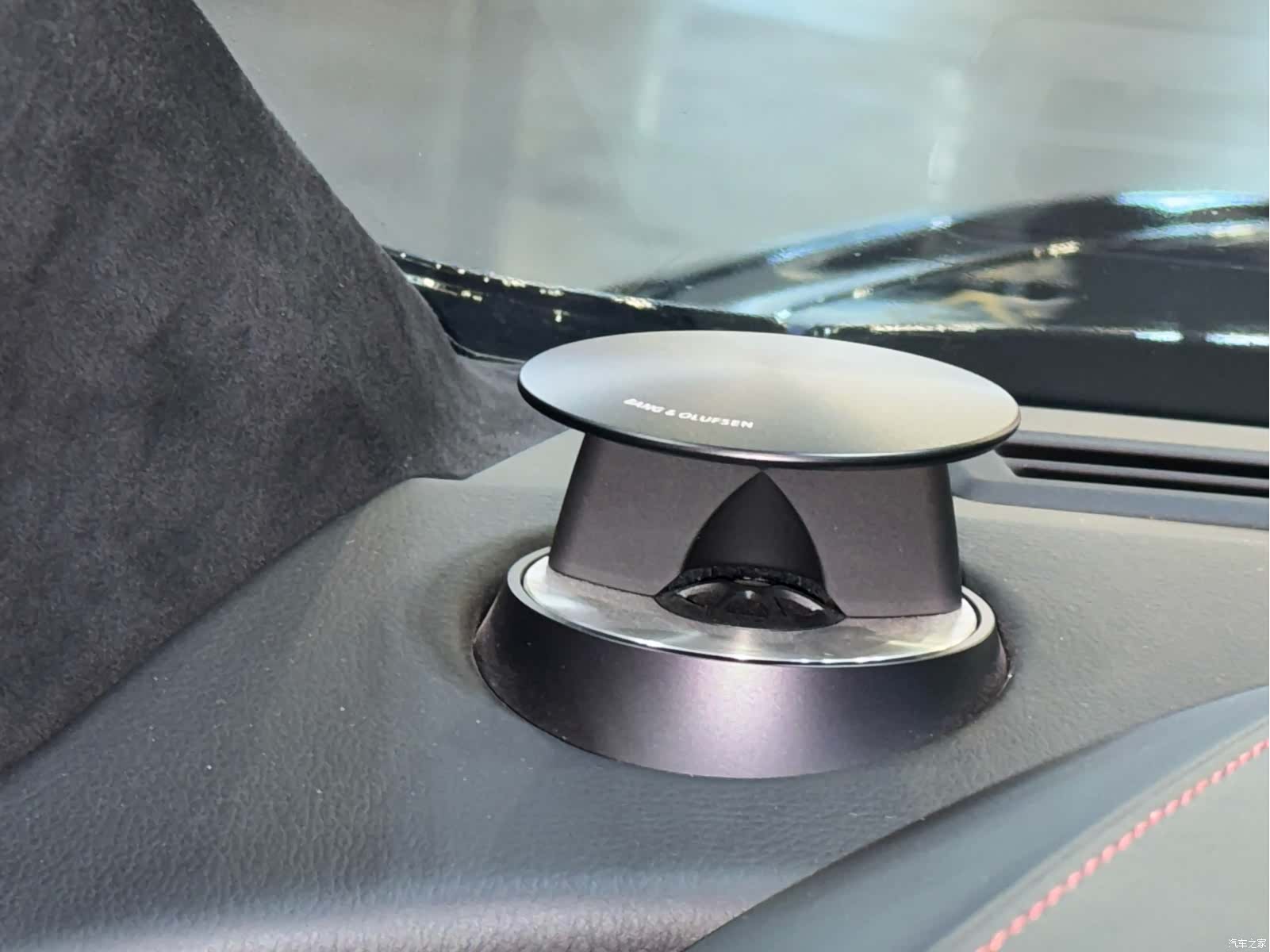 Aston Martin DB9, 2015 15