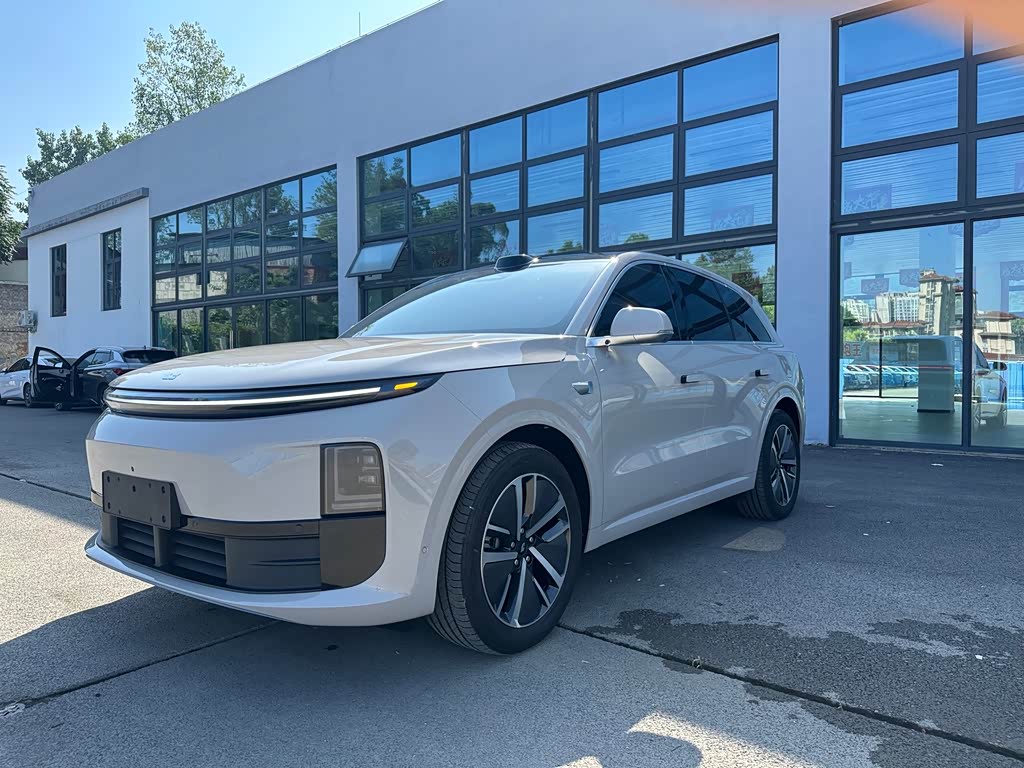 Li Auto L6