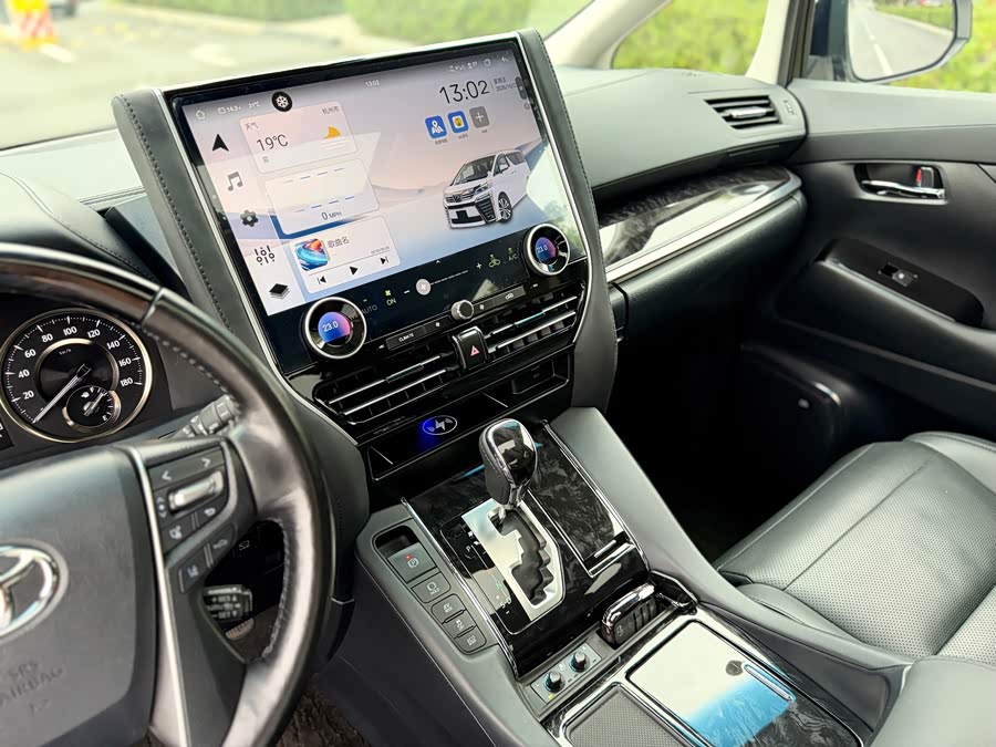 Toyota Vellfire 2021, фото 13