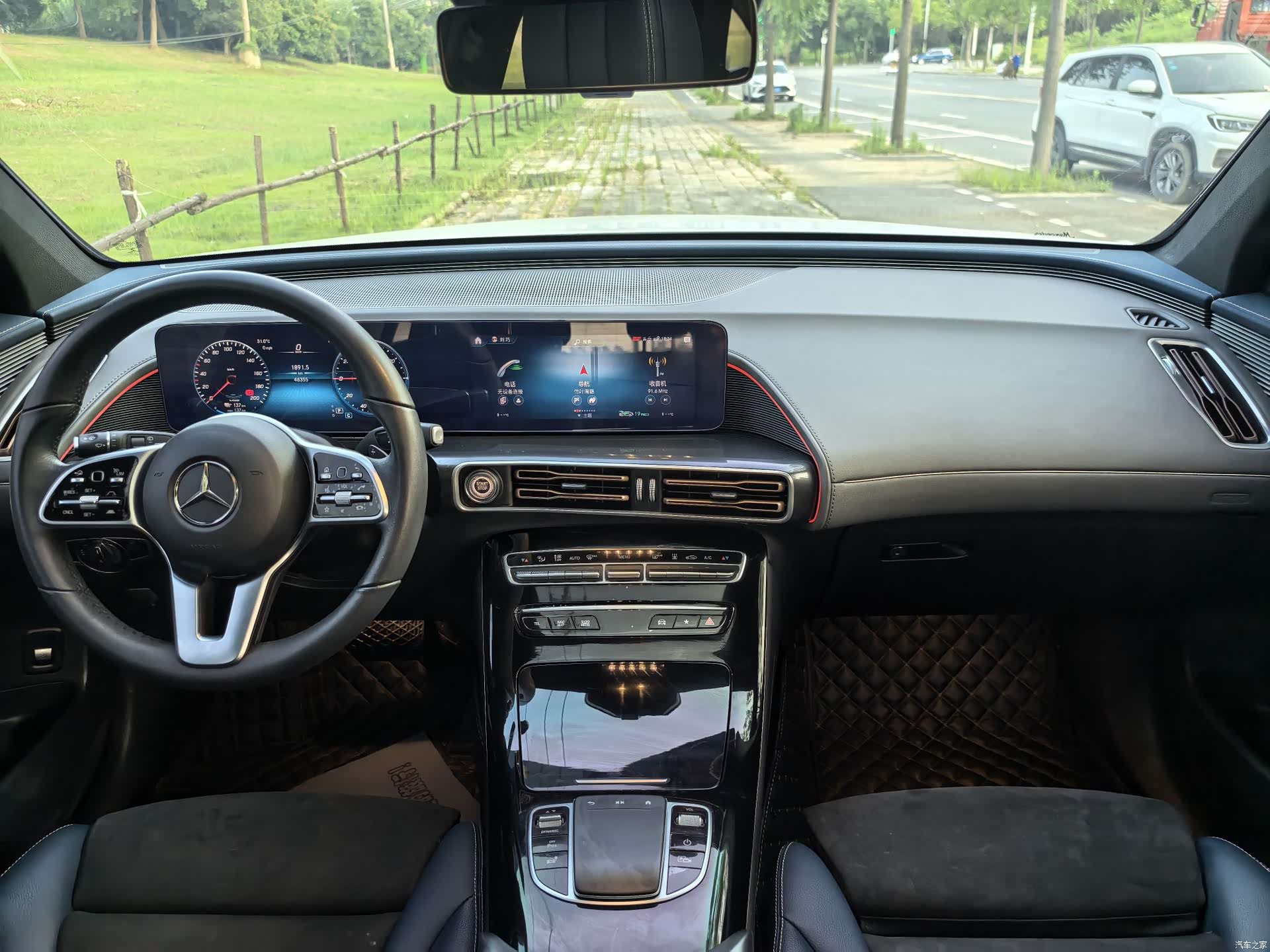 Mercedes-Benz EQC, 2022 14
