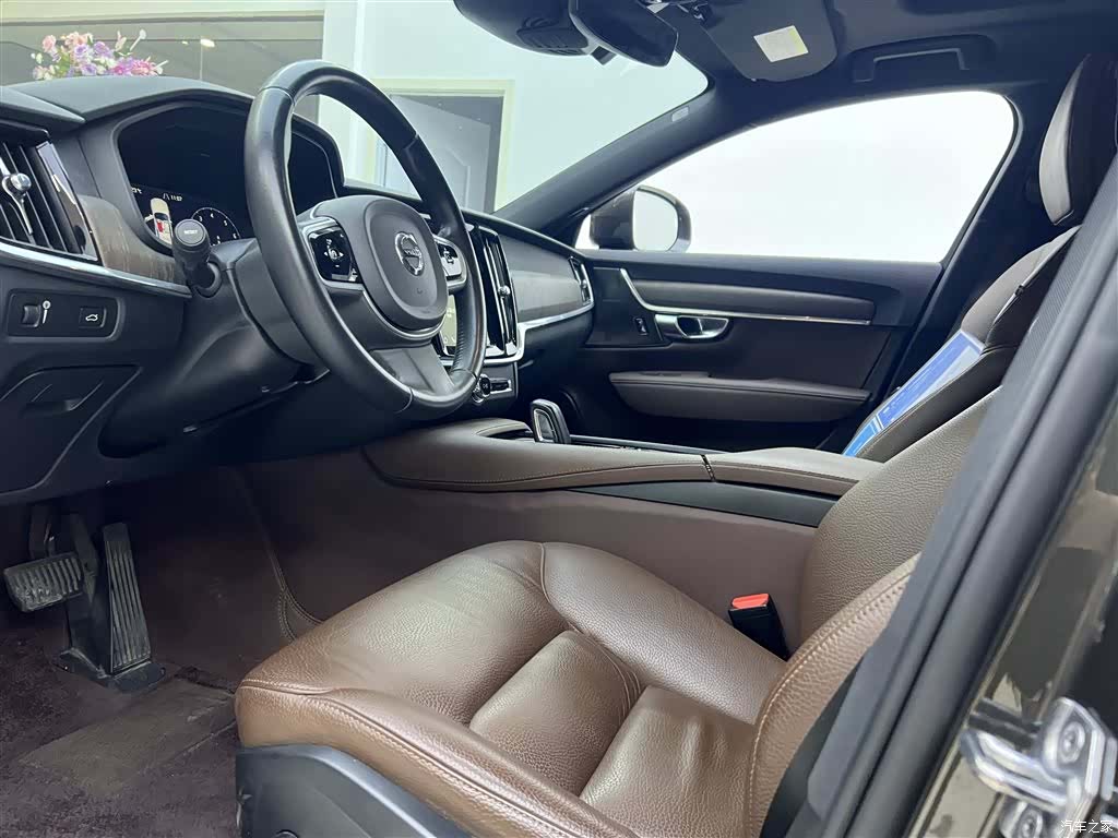 Volvo V90, 2021 31
