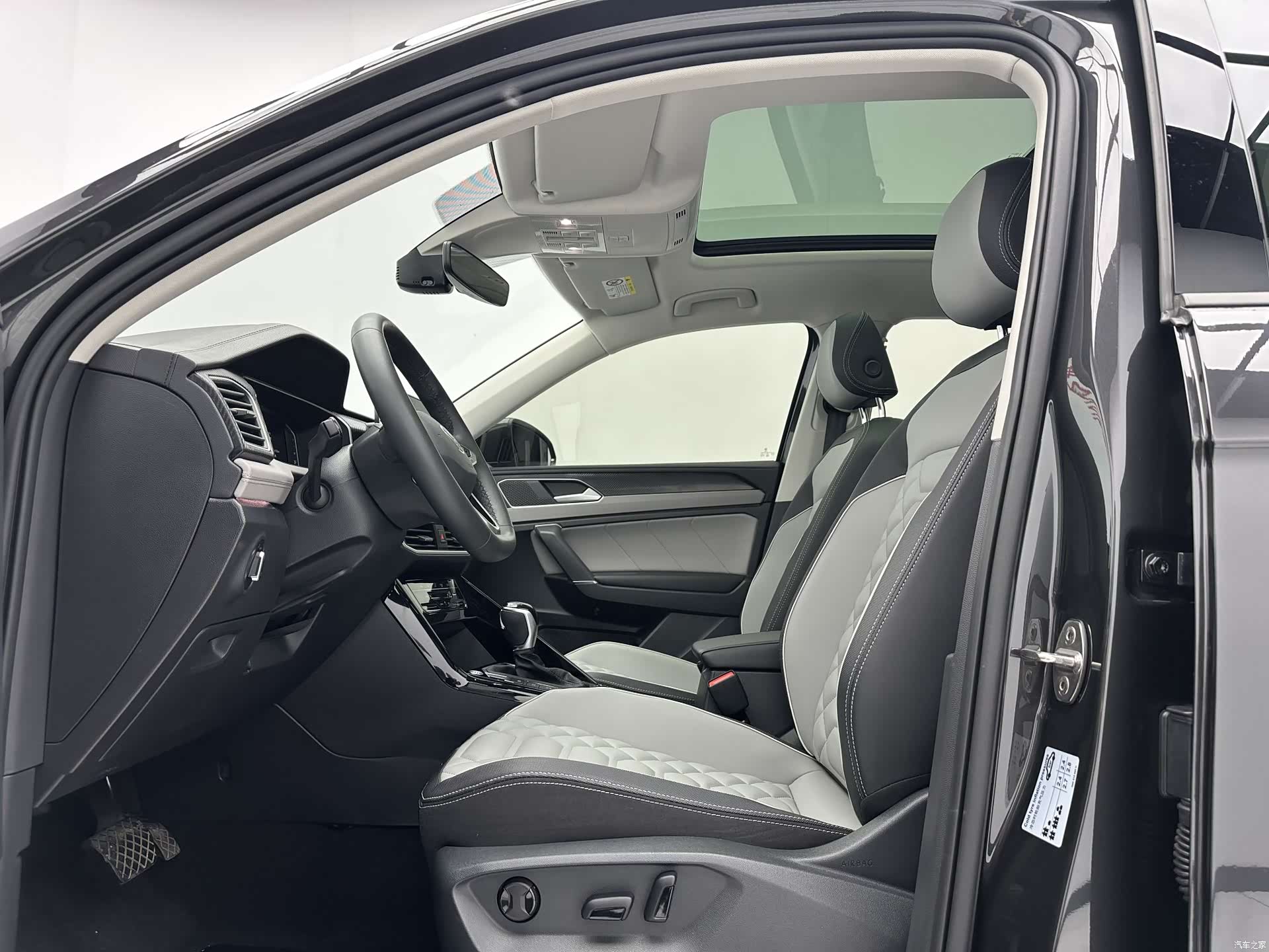 Volkswagen Tayron, 2023 все фото