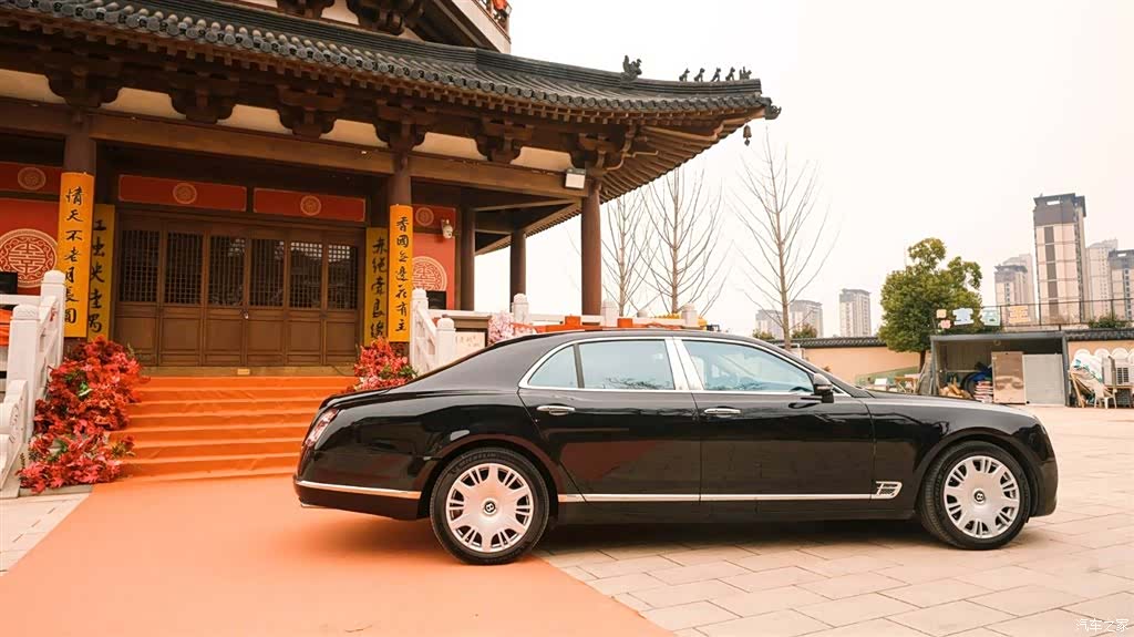 Bentley Mulsanne, 2013 3