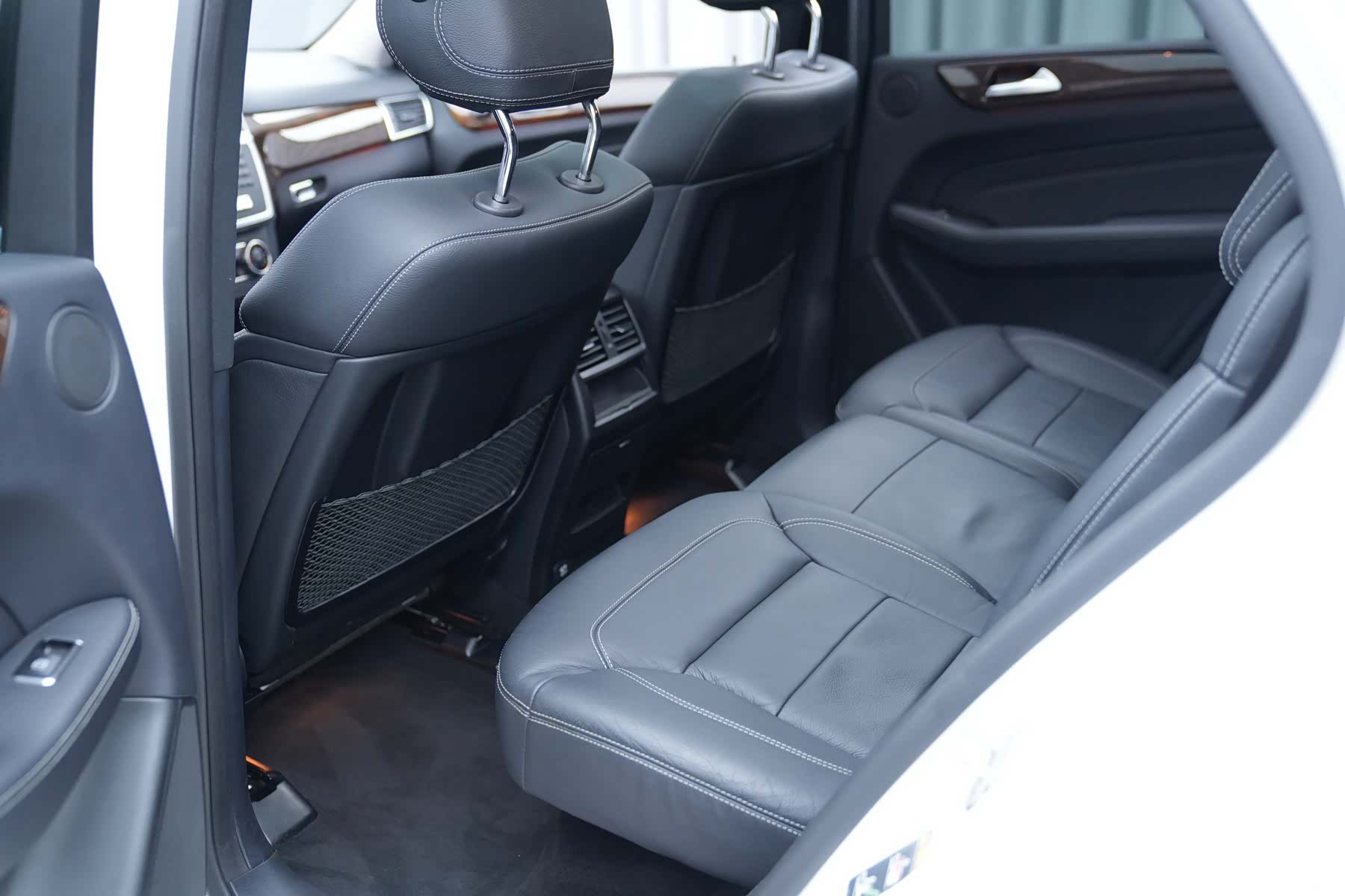 Mercedes-Benz M-Class, 2015 11