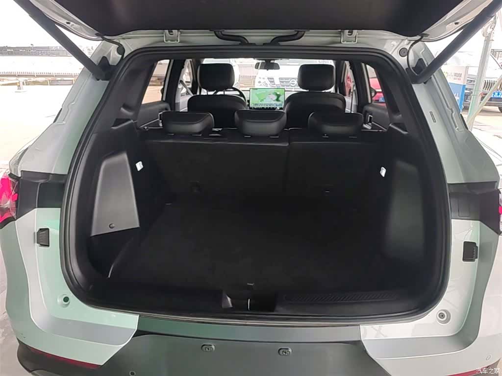 Wuling Starlight, 2025 19