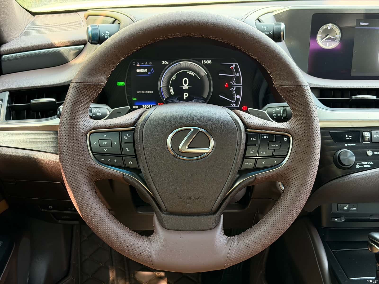 Lexus ES, 2020 9