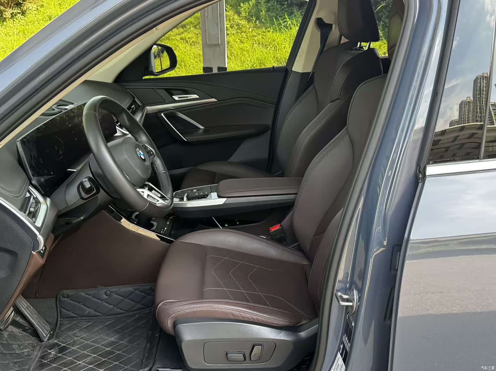 BMW X1, 2023 все фото