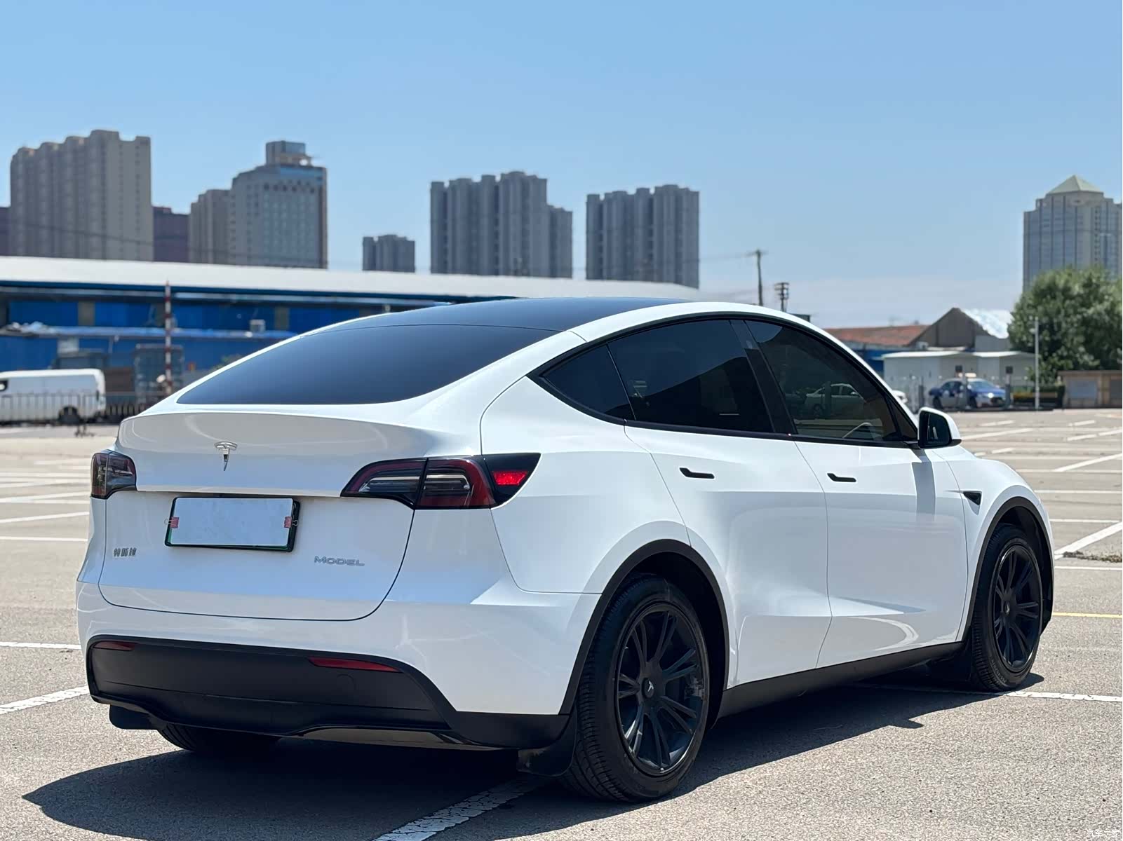 Tesla Model Y, 2023 9