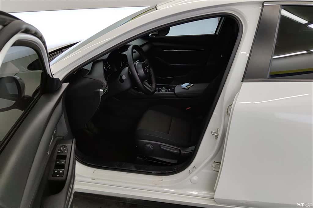 Mazda Mazda3, 2022 9