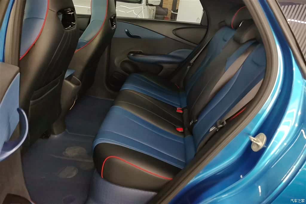 BYD Dolphin, 2022 11