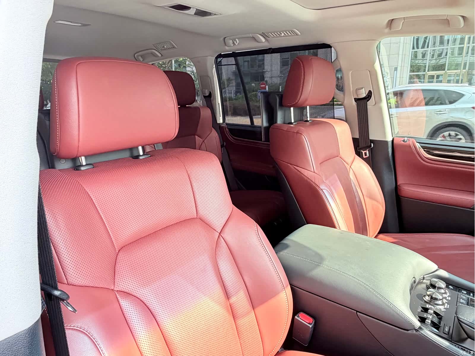 Lexus LX, 2019 16