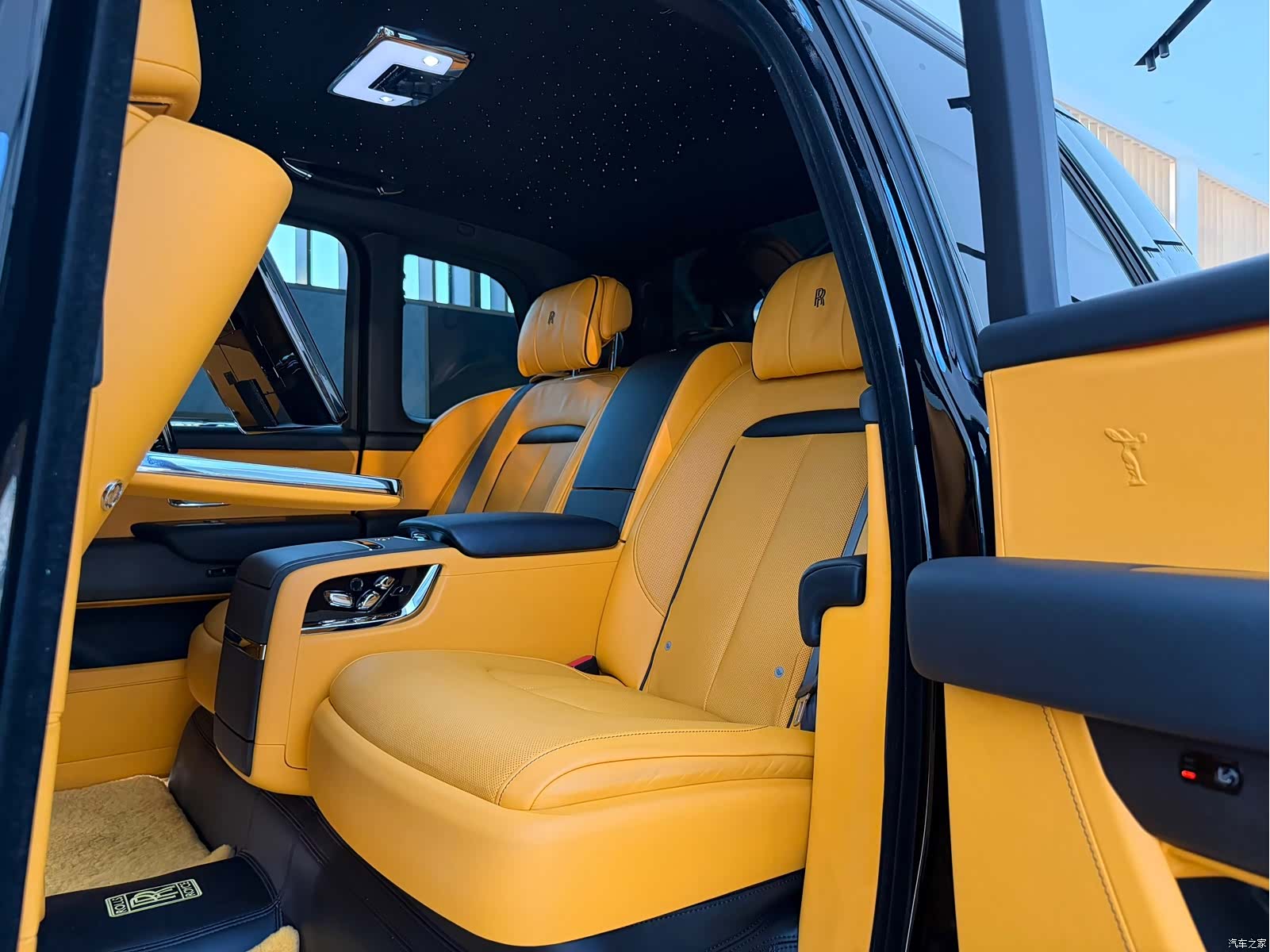 Rolls-Royce Cullinan, 2023 8