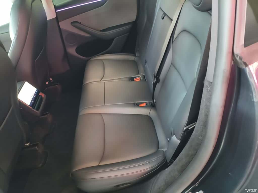 Tesla Model Y, 2025 17