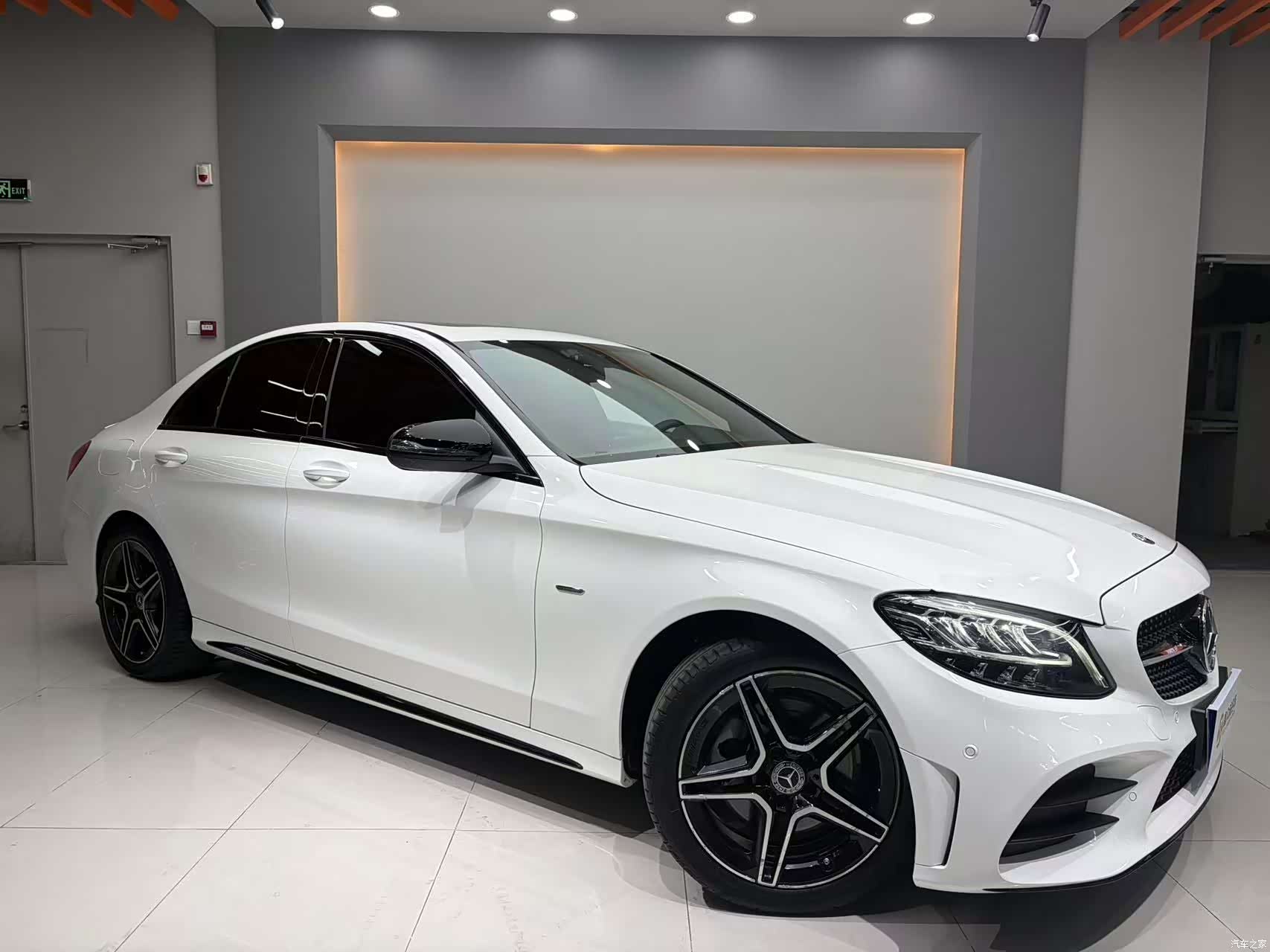 Mercedes-Benz C-Class, 2021 3