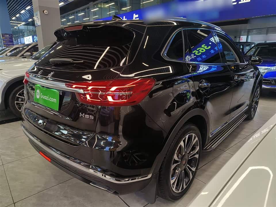 Hongqi HS5