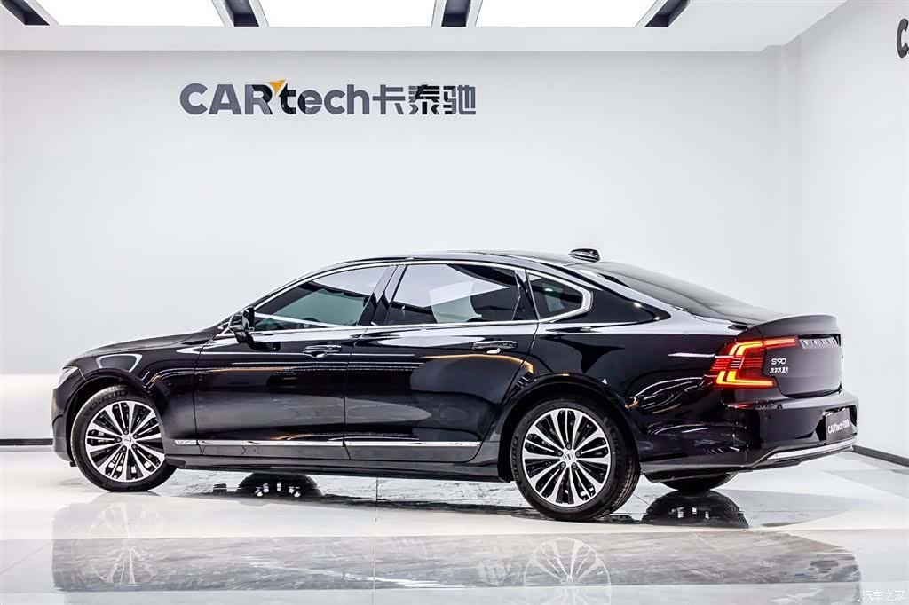 Volvo S90, 2025 4
