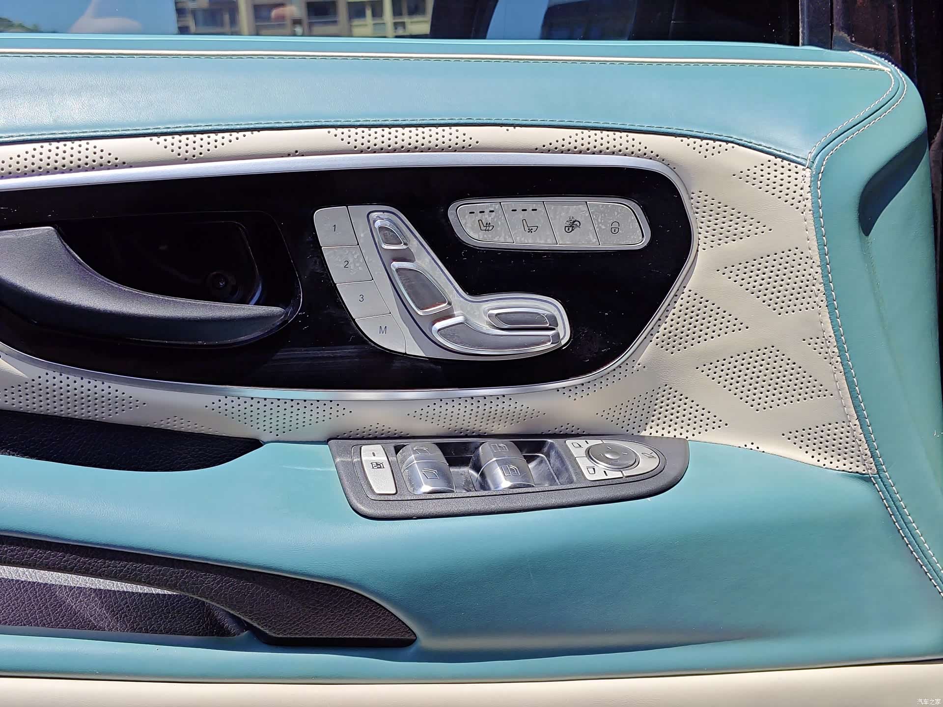 Mercedes-Benz 7, 2023 15