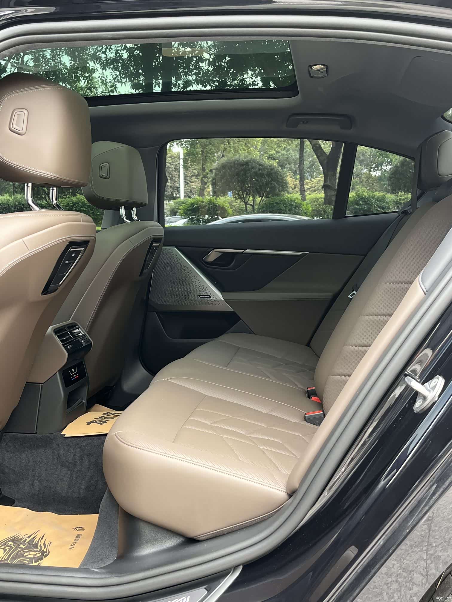 BMW 5 Series, 2025 13