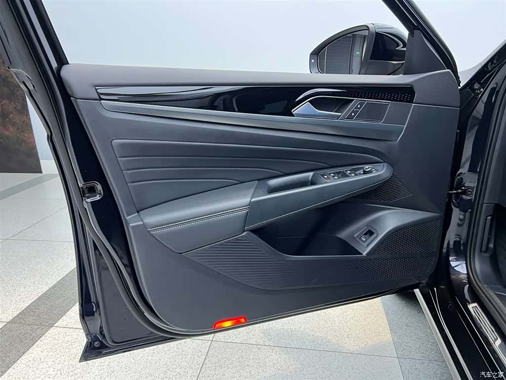 Volkswagen Passat, 2026 14