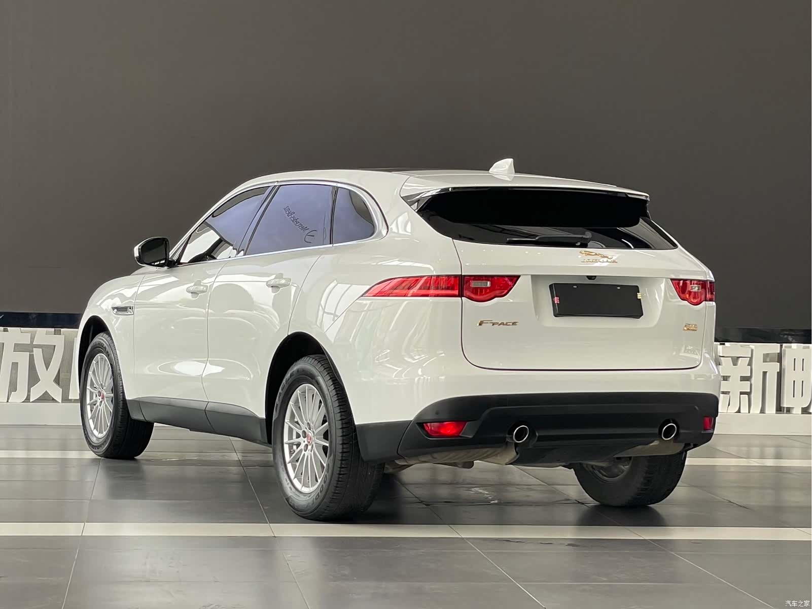 Jaguar F-PACE, 2019 4