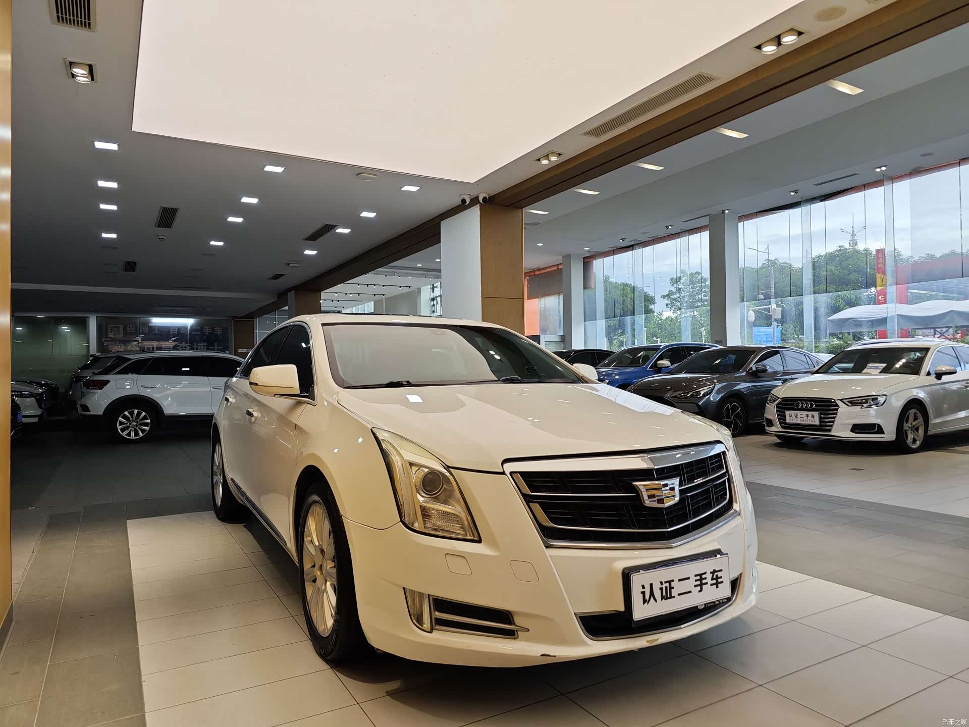 Cadillac XTS, 2016 все фото