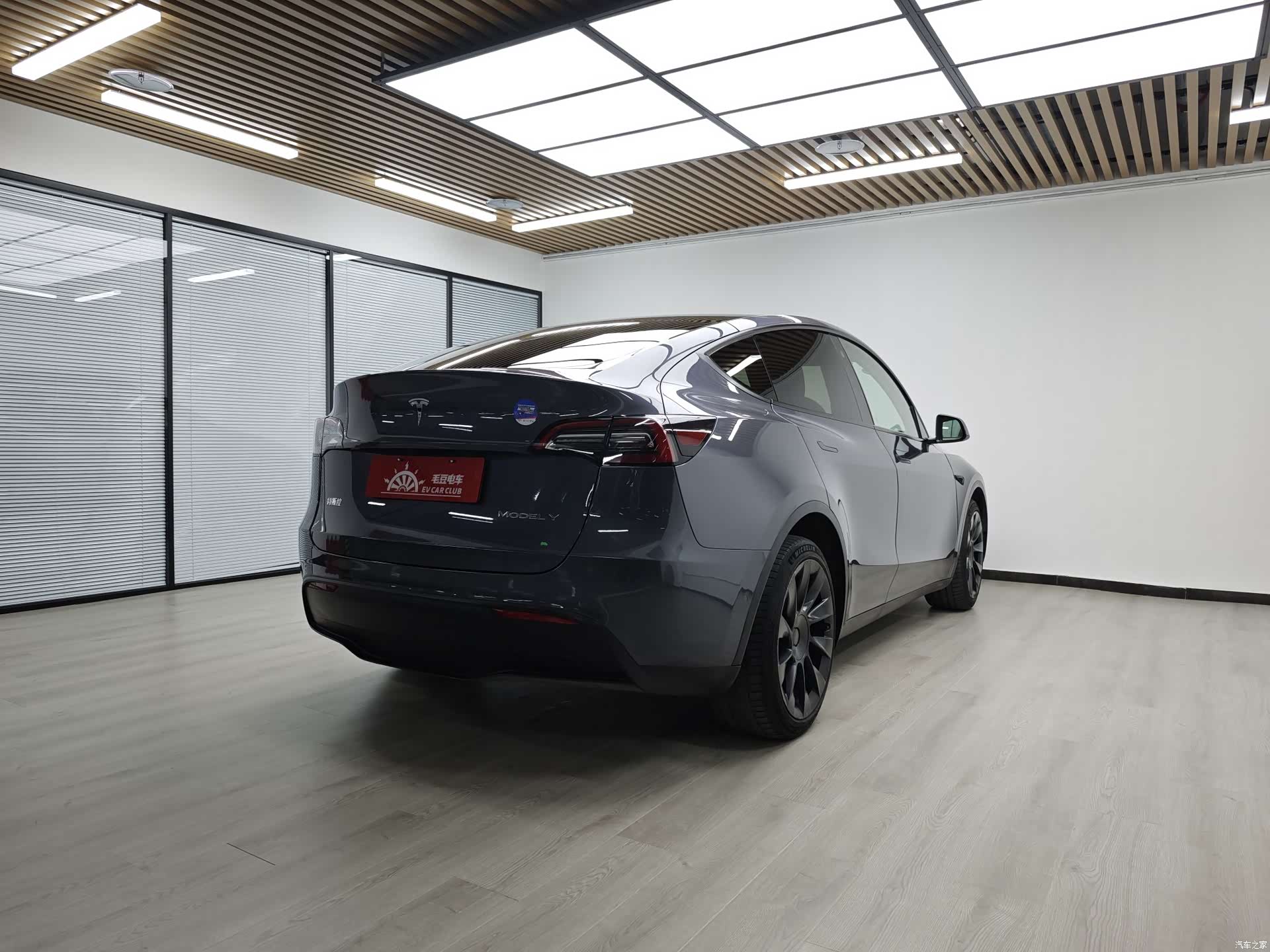 Tesla Model Y, 2021 6