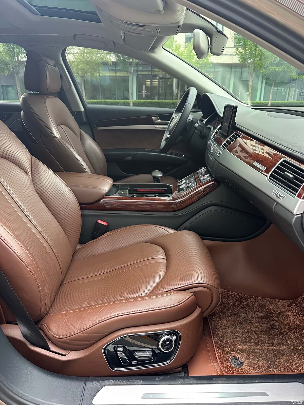 Audi A8L, 2012 3