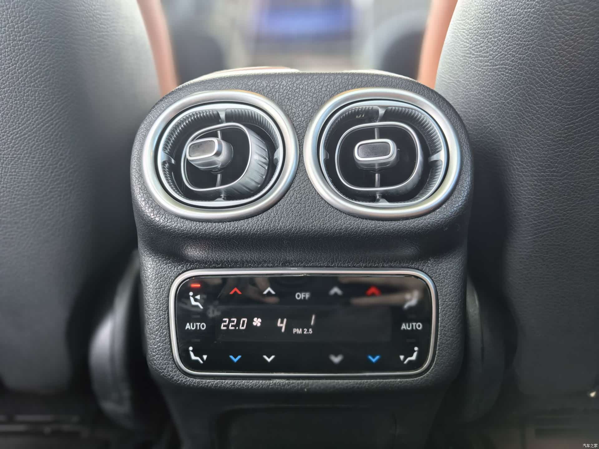 Mercedes-Benz GLC, 2023 13
