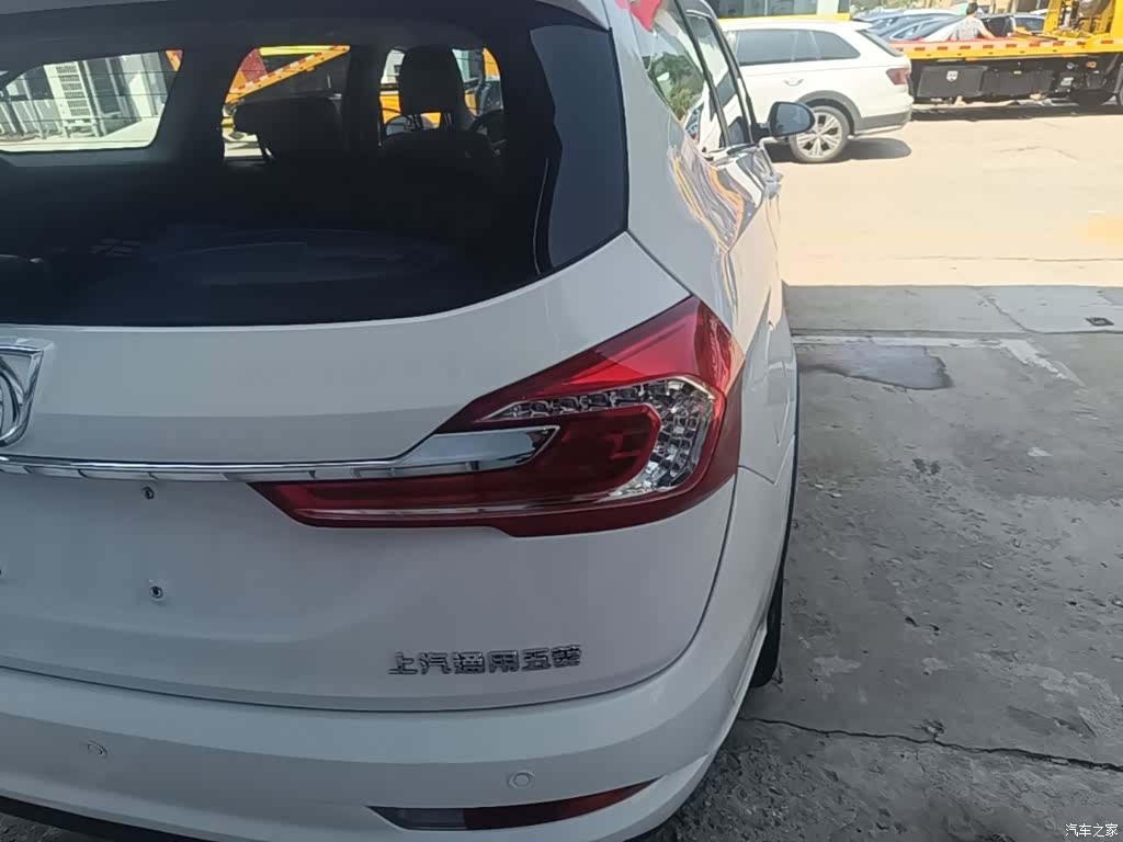 Wuling 310W, 2020 8