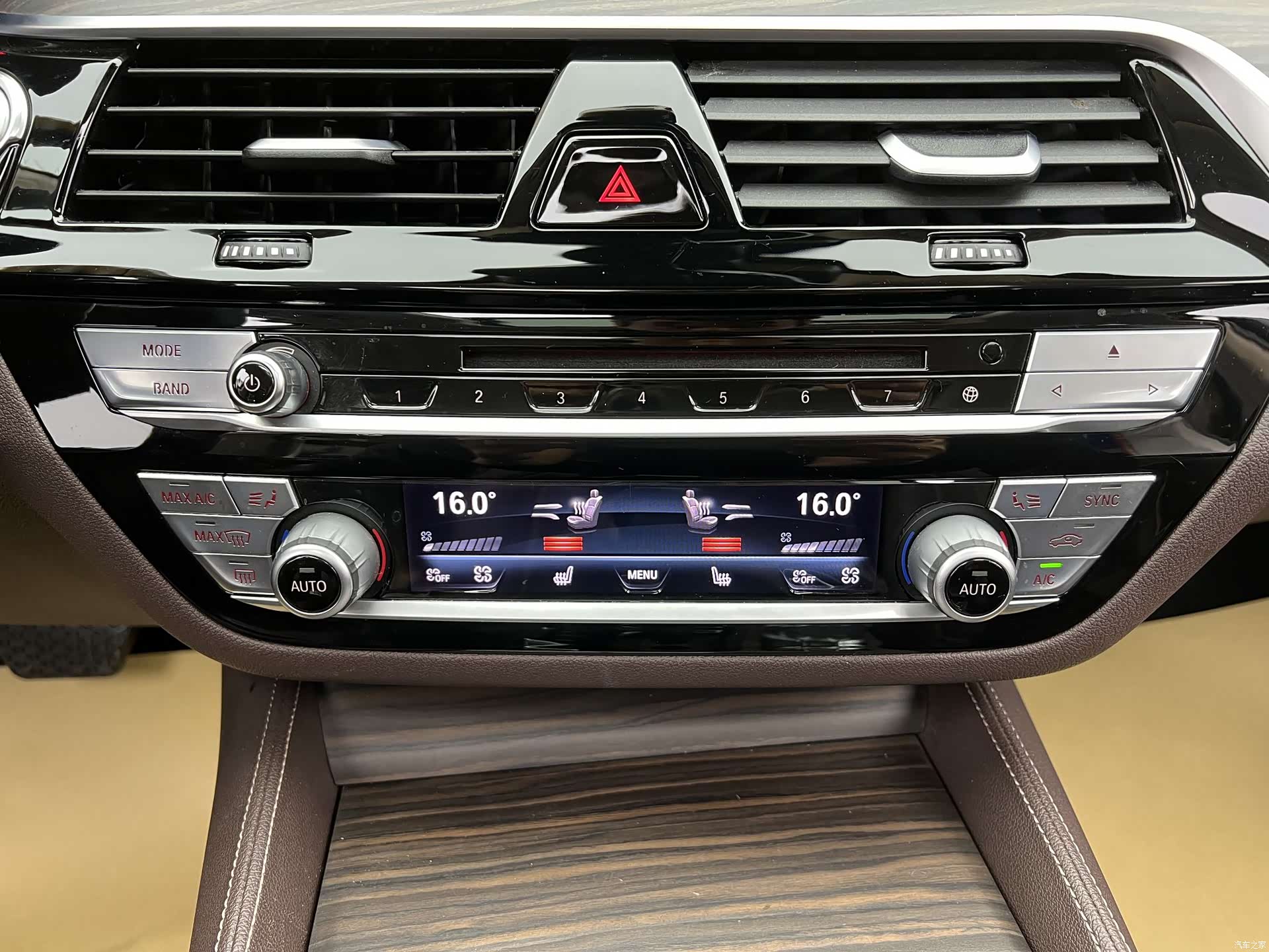 BMW 5 Series, 2018 24