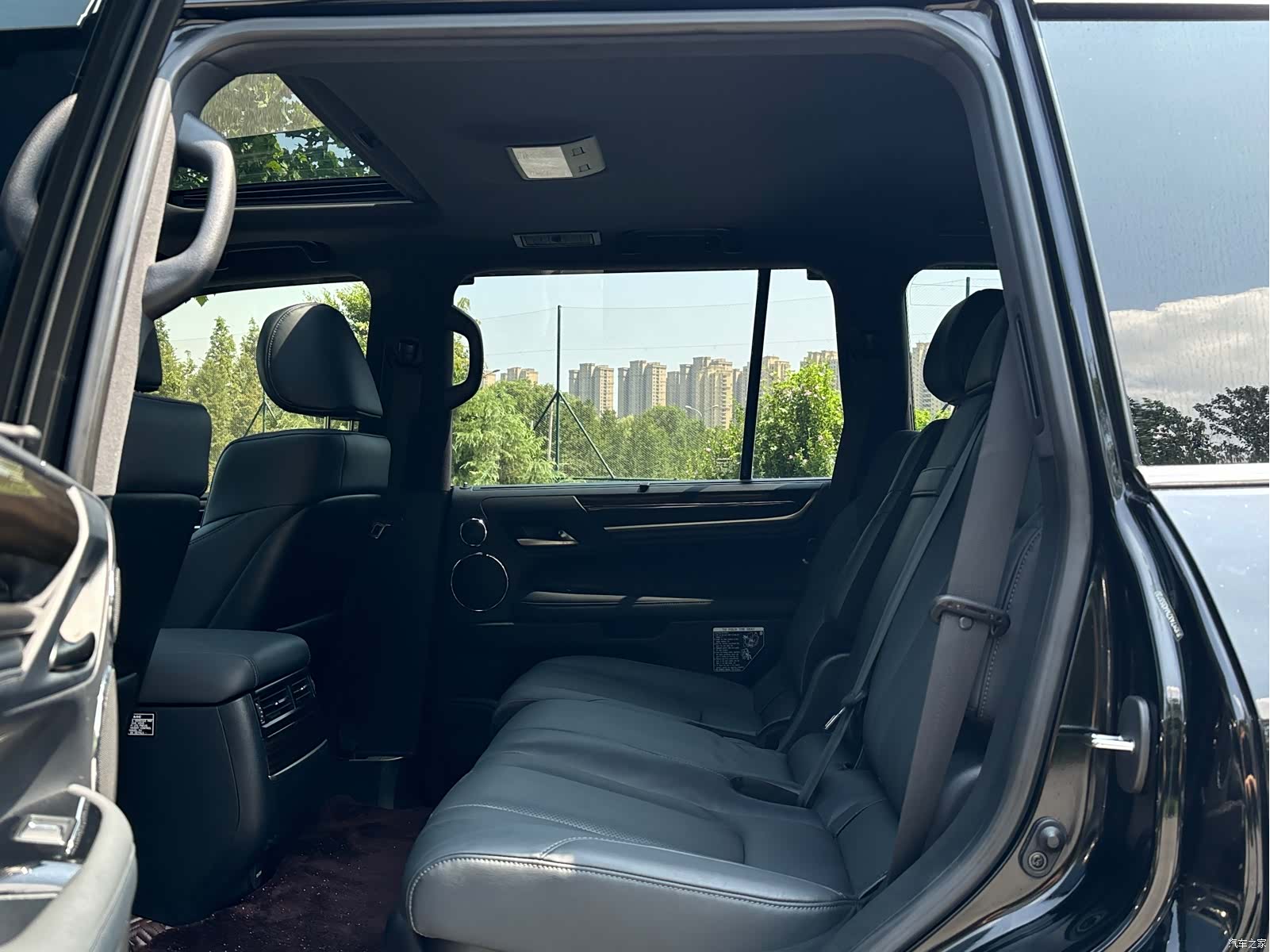 Lexus LX, 2022 12