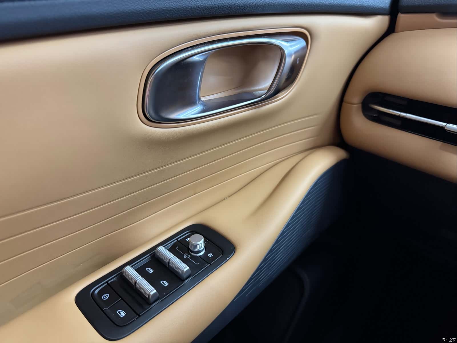 Geely 7, 2025 8