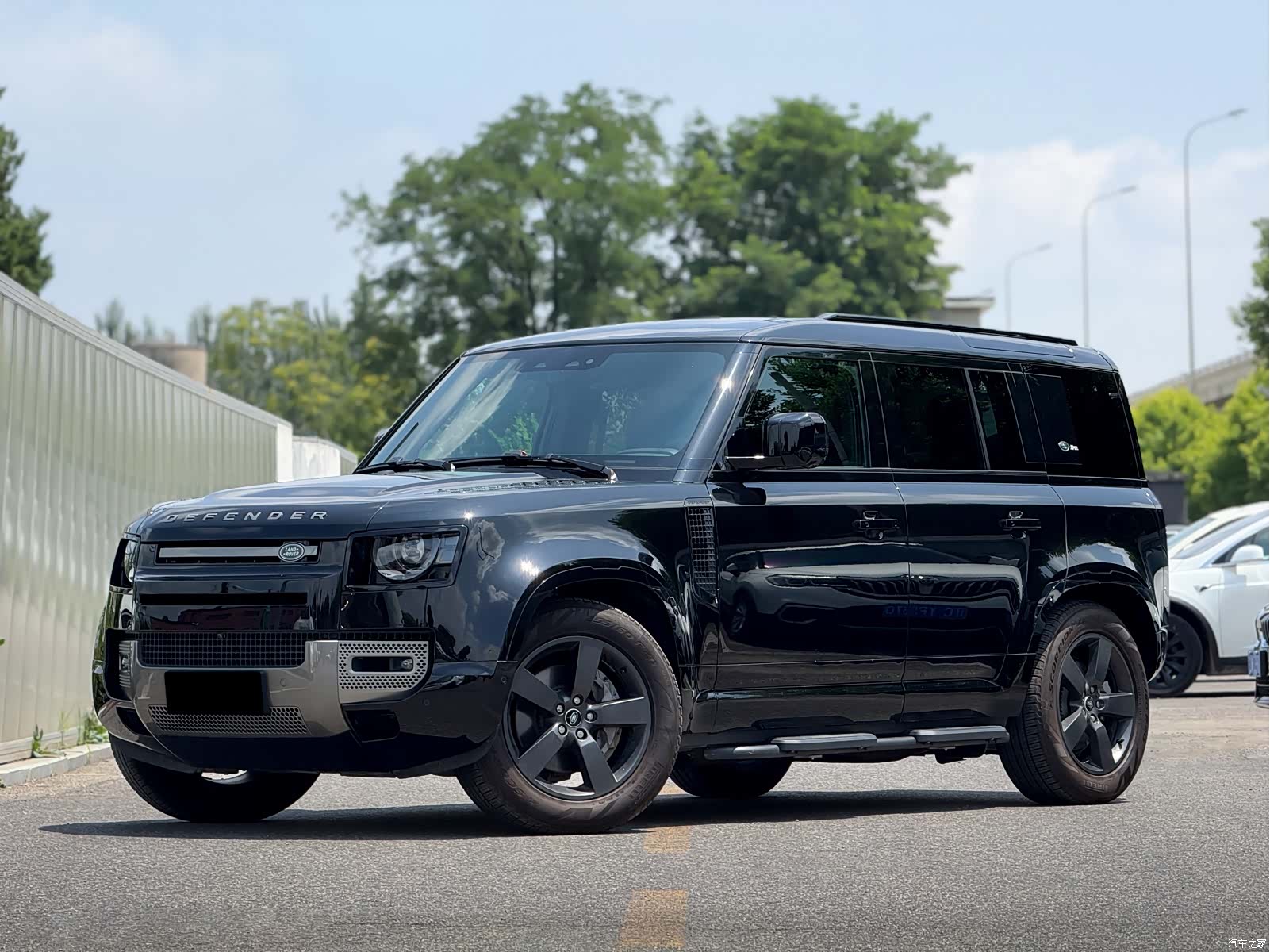 Land Rover Defender, 2024 1