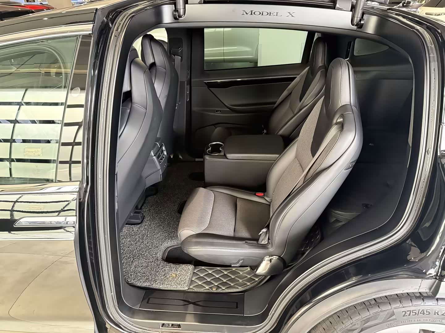Tesla Model X, 2017 4