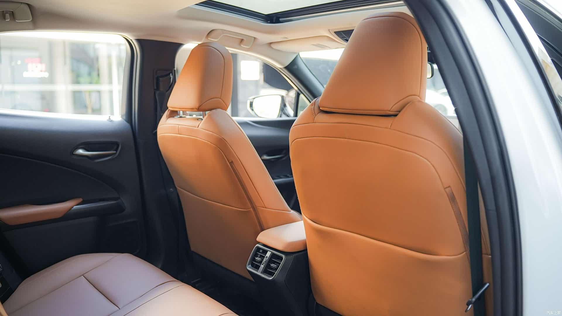 Lexus UX, 2021 13