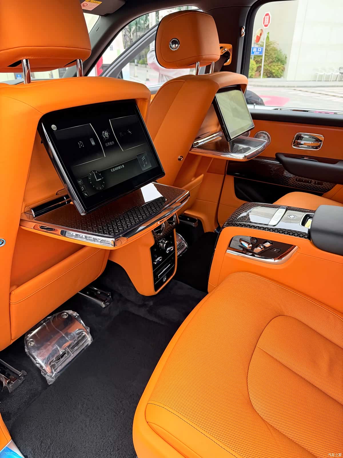 Rolls-Royce Cullinan, 2022 10