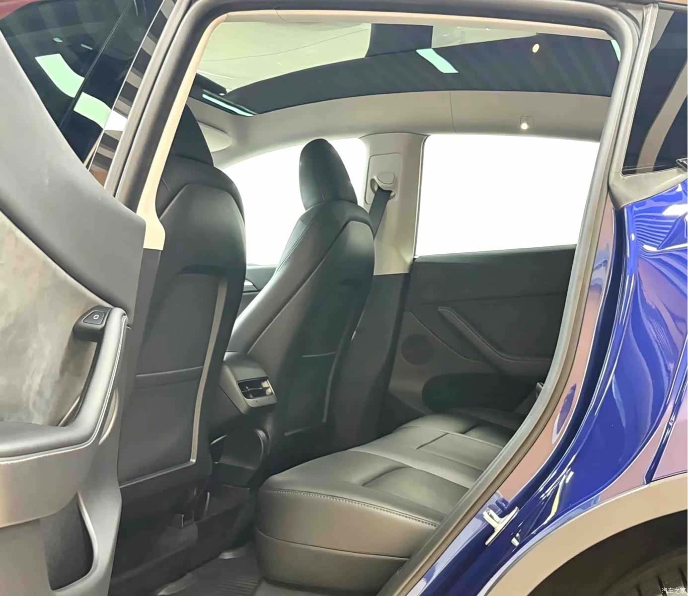 Tesla Model Y, 2023 6