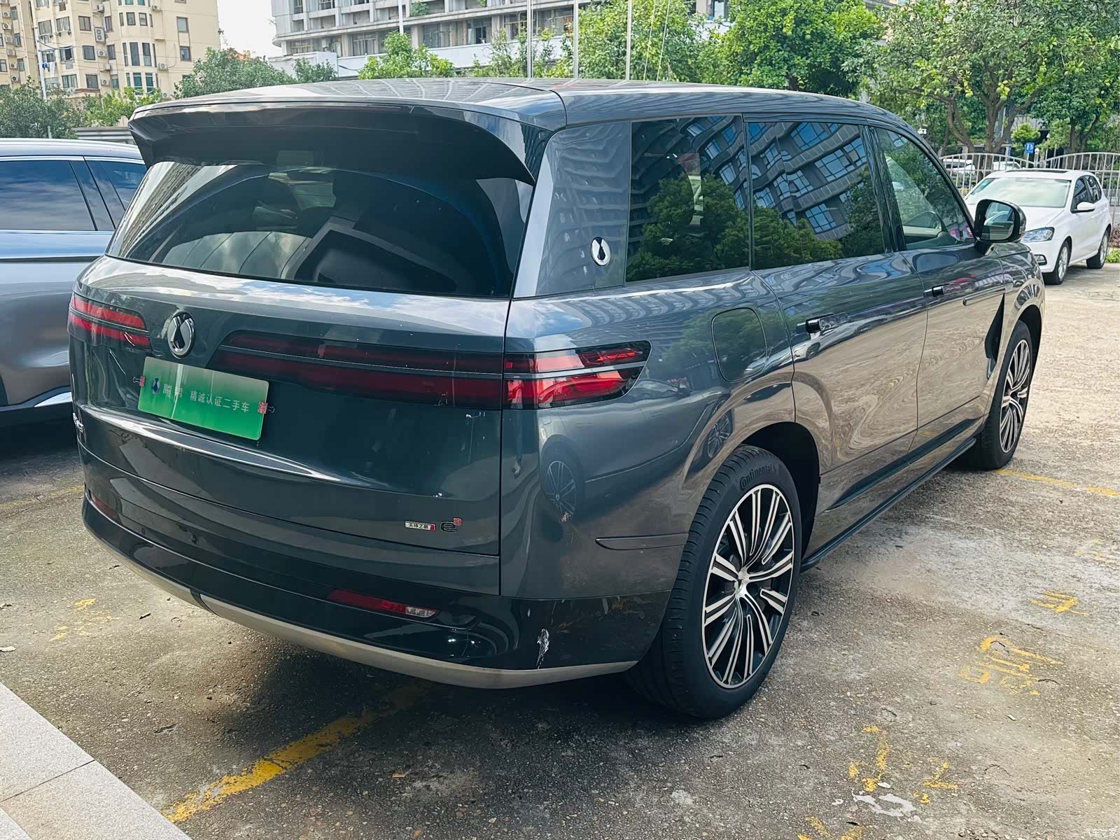 Denza N9, 2025 6