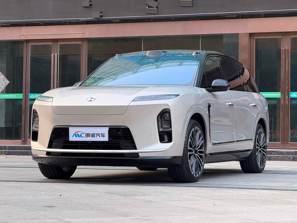 NIO ES8